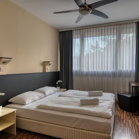 City Budget Hotel Boedapest Buitenkant foto