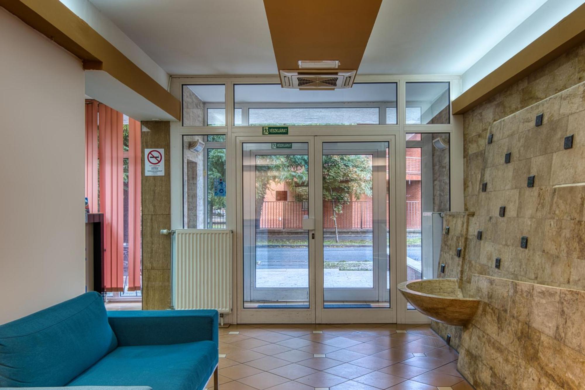 City Budget Hotel Boedapest Buitenkant foto